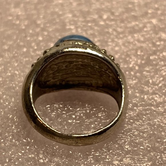 Sterling Blue Topaz Cocktail Ring. Size 5. Preowned. (573) - Picture 4 of 5
